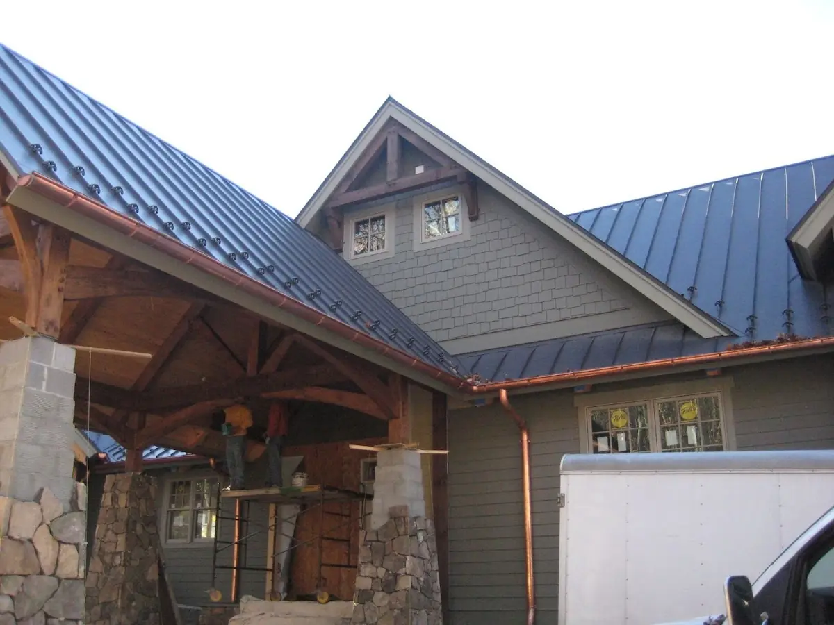 Craftsman Roofing team delivering quality roofing work in North Loop